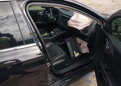 2015 Chrysler 200 C из США, поврежденный, VIN 1C3CCCCG0FN686698